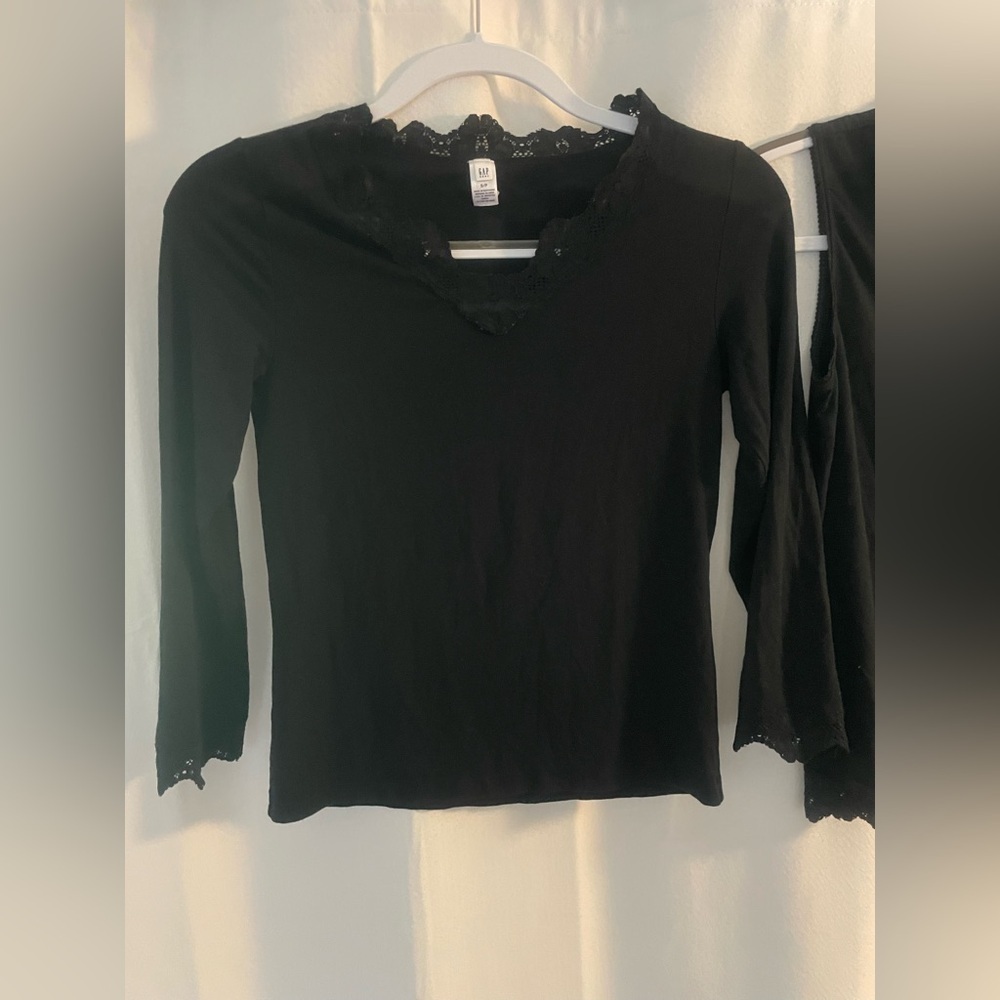 GAP Black Lace Trim Long Sleeve & sleeveless top small petite - Picture 4 of 6